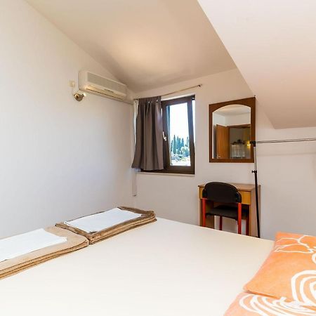 Apartments Princ Hrvoje ดูบรอฟนิก ภายนอก รูปภาพ