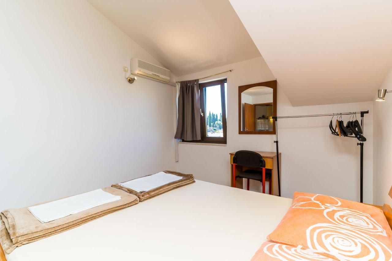 Apartments Princ Hrvoje ดูบรอฟนิก ภายนอก รูปภาพ